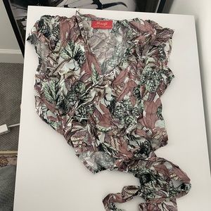 Floral Wrap shirt size M